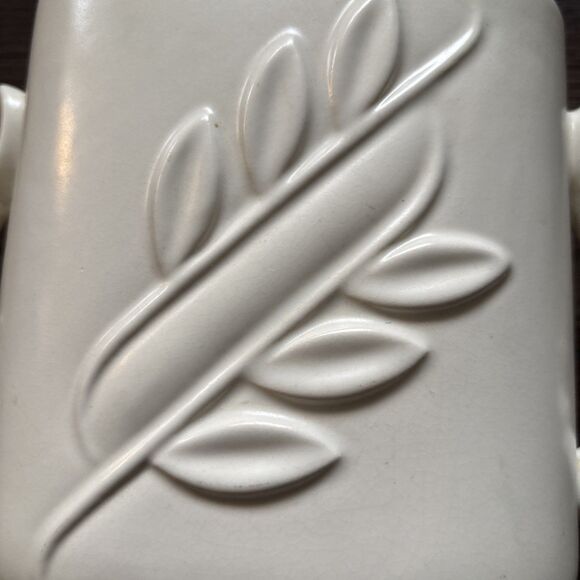 Vintage Red Wing Pottery #1174 Double Handle Embossed Vase Retro Cottage Granny - Picture 2 of 5